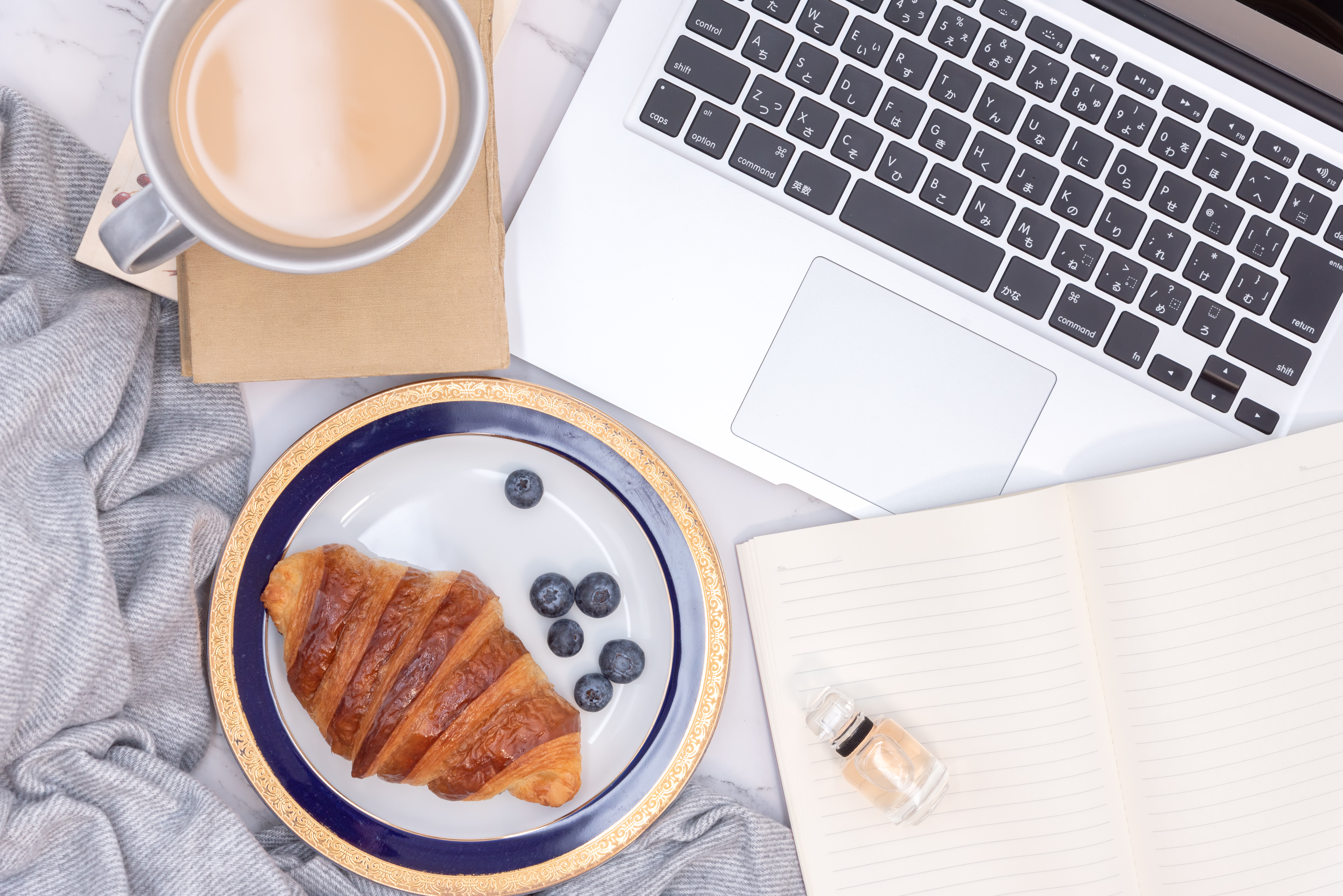 良く晴れた瀬戸内海の風景写真